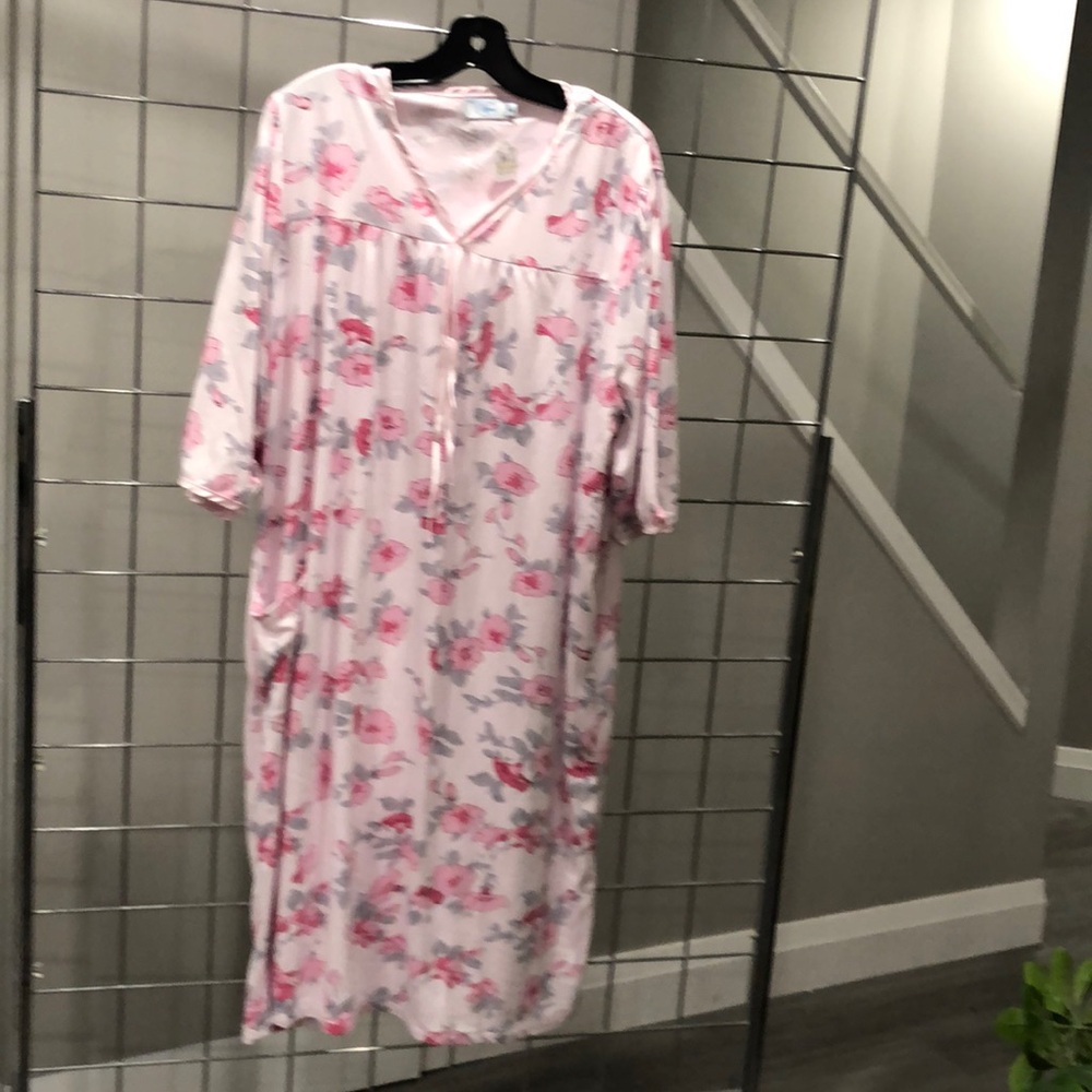 Floral Pink hospital Nightgown (Damaged). Water stains while shipped.